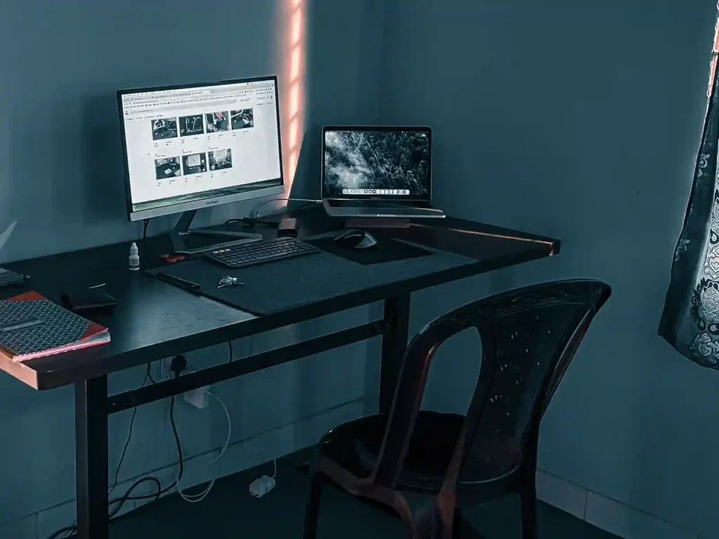Minimalist compact desk for a small home office
