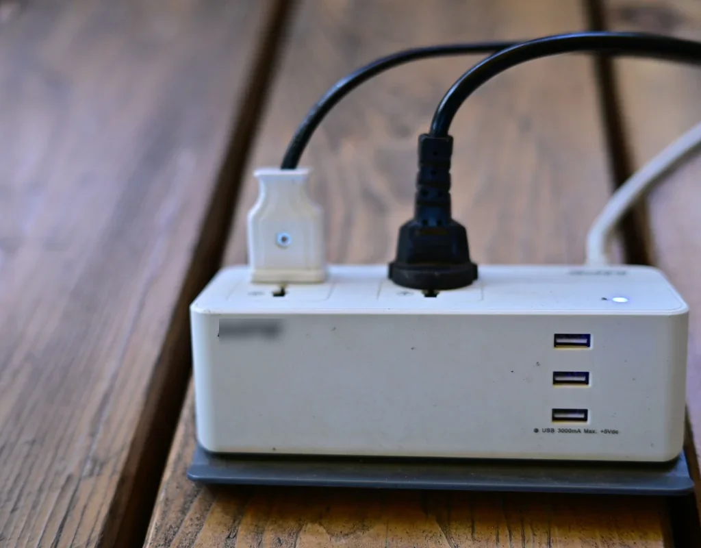 Compact power strip for small desks