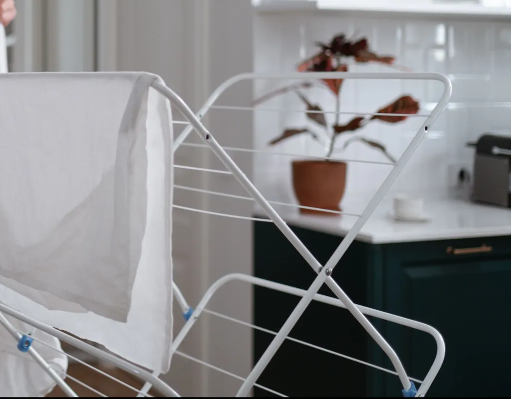 Small mesh drying rack and flat drying mat for delicate laundry